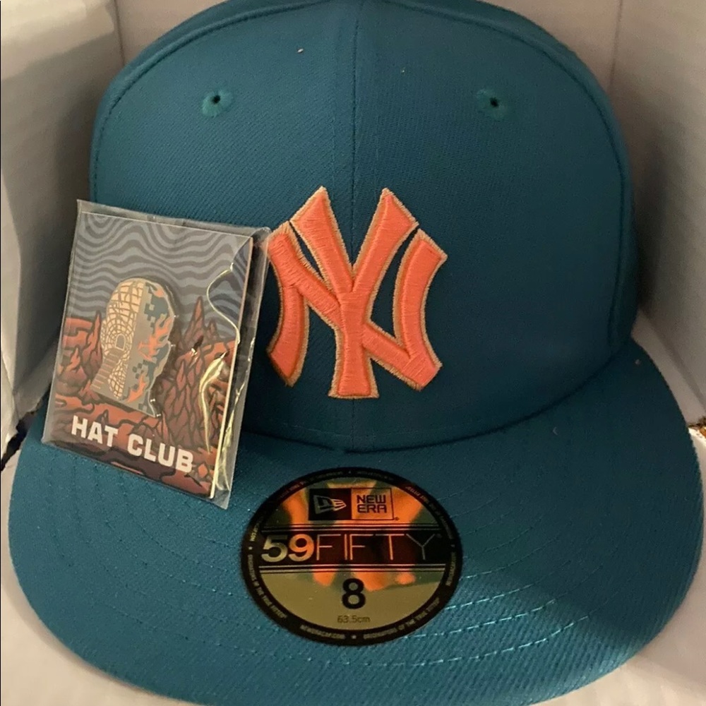 Brand New Hat Club Badlands Teal Yankees Size 8 W/ Pin.